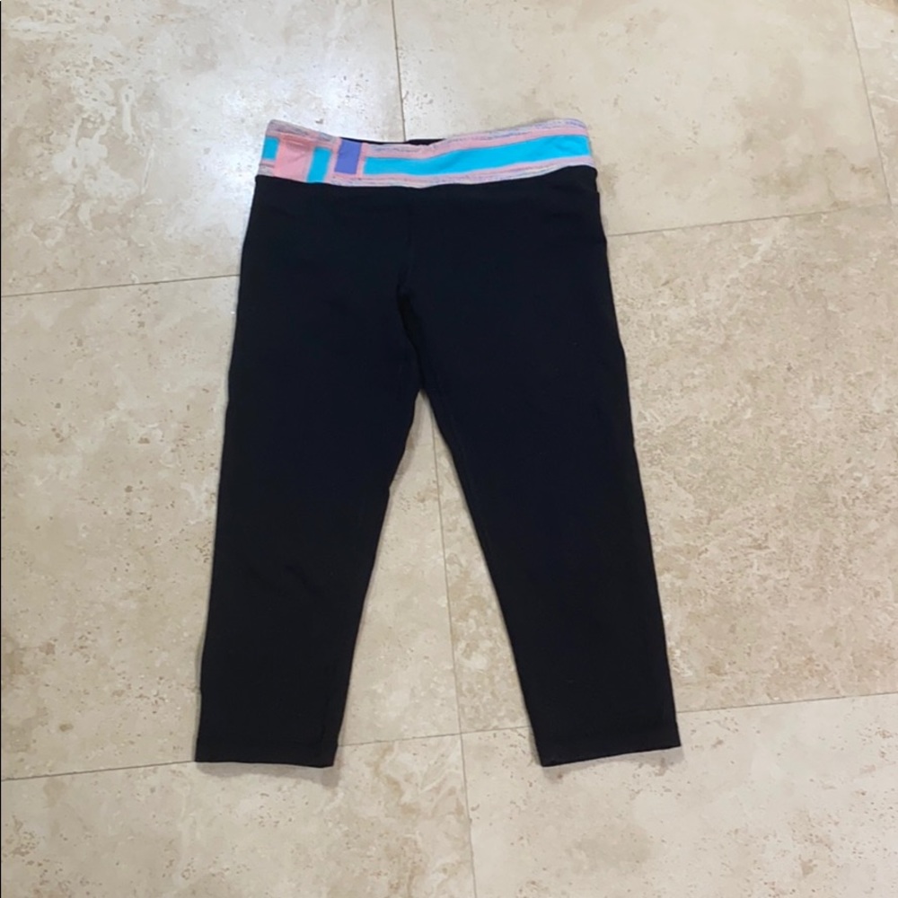 black cropped iviva leggings